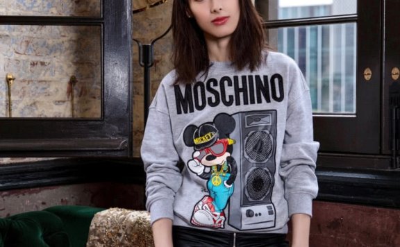 梁洛施终于选对发型了,刘海丸子头瞬间变回少女感