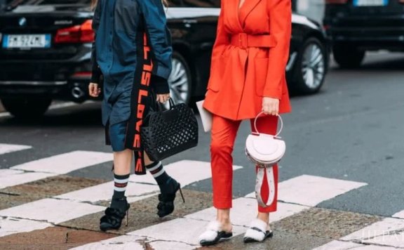 别藏了，露出袜子才够时髦！