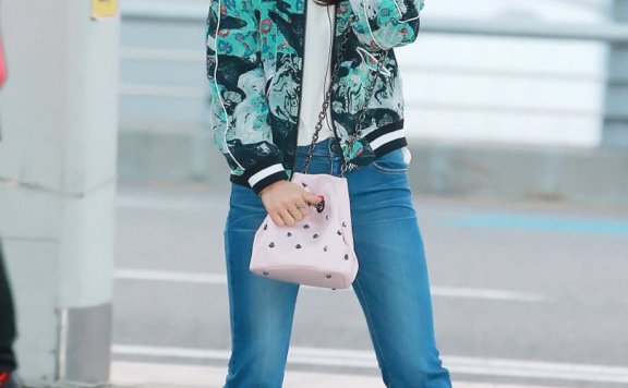 朴信惠新剧又瘦了！遮肉穿搭全靠它