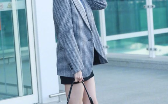 贝雷帽怎么戴好看?看明星示范4个搭配方法,时髦又日常。