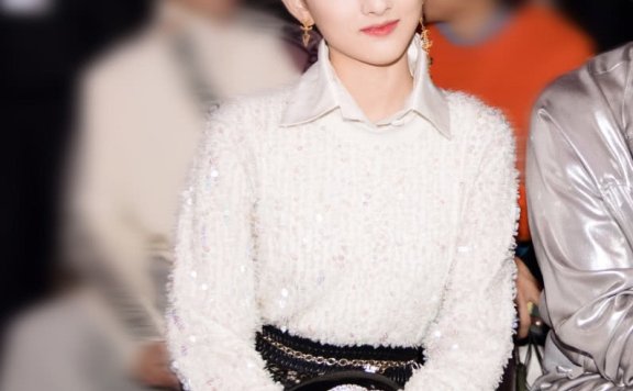 宋祖儿皮裤＋高跟，穿出超性感的“御姐腿”！