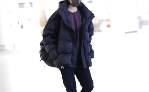 学袁泉两套短款面包服这样搭,轻松告别臃肿感