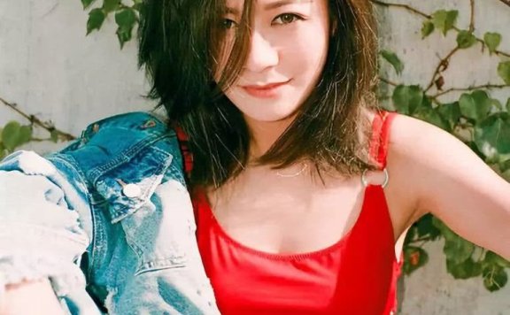 江若琳雪地婚纱照曝光!看着超冷可是很浪漫!