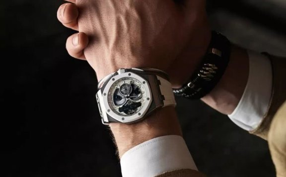 这个年入70亿的低调家族,掌握着ins名流的核心秘密