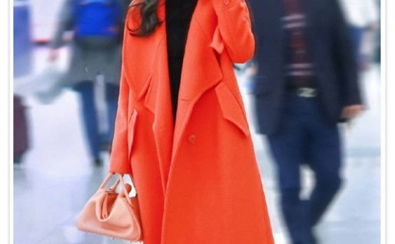 谢娜机场秀真的一次比一次穿的显嫩