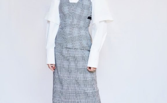 郁可唯耳朵“戴朵花”,却被高跟鞋抢尽风头:真少女