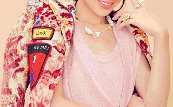 郭碧婷的耳环竟能随意变换形状,这是用橡皮泥捏的吧?