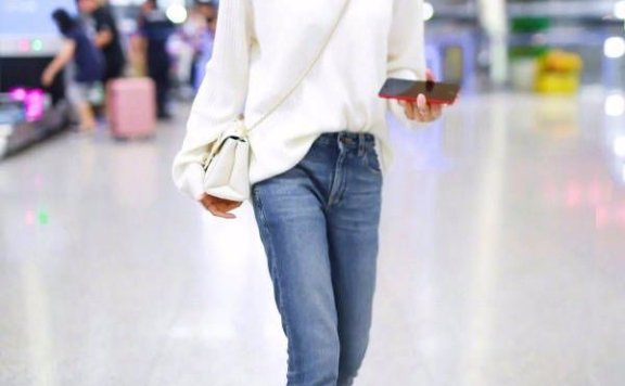 宋茜筷子腿大脚要穿42码的鞋吧！