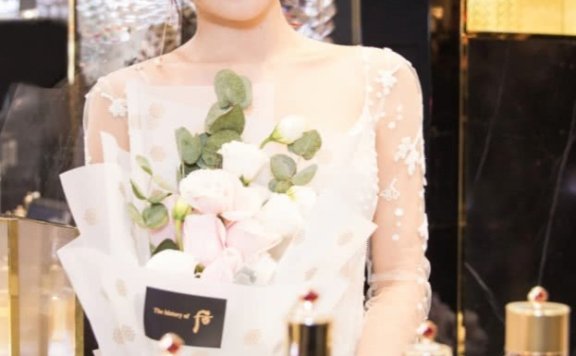 杨蓉穿2层的裙子,凹出了完美性感身材!