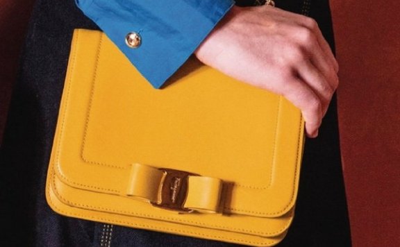 FerragamoHoliday 彩虹与Vara蝴蝶结