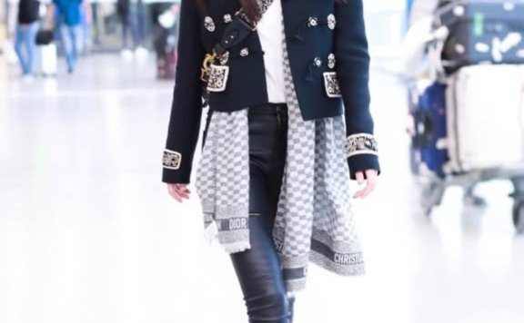 杨颖服饰搭配出众时尚！