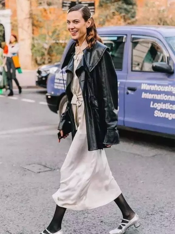 穿连裤袜容易显得土气?那是因为你没有穿对!