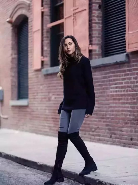 长毛衣搭配过膝靴,谁敢说你这个冬天不美?