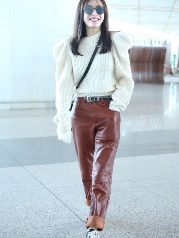 秦岚穿大廓形羽绒服酷又美,冬季保暖穿搭可以学她的搭配哦
