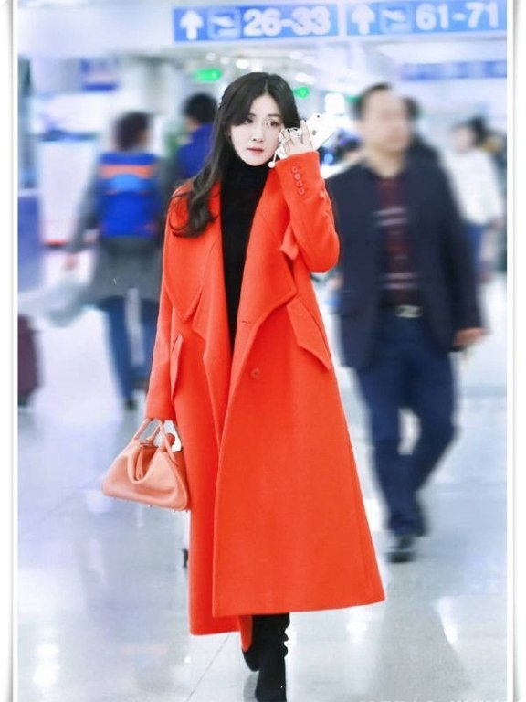 谢娜机场秀真的一次比一次穿的显嫩