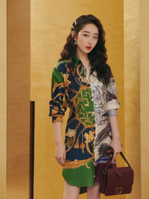 蒋梦婕无修图曝光,脸部僵硬白到发亮