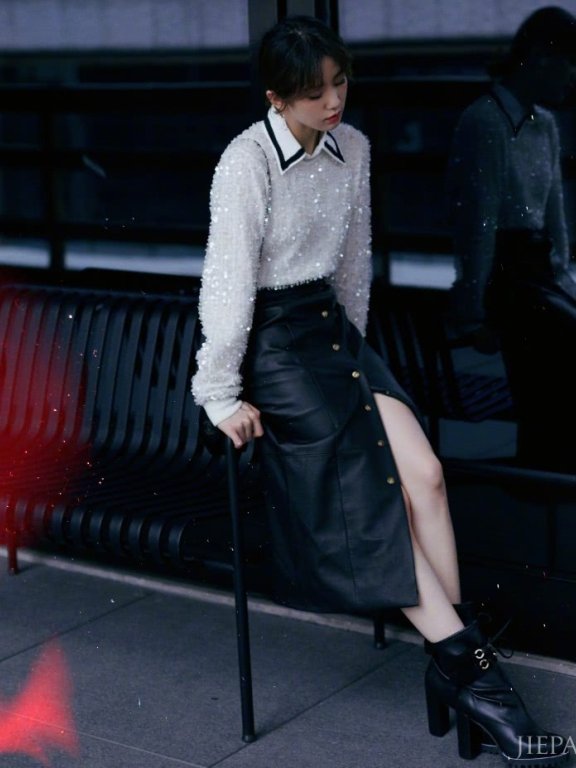 刘诗诗把直筒裙穿成了开叉裙,吴奇隆看完要生气!