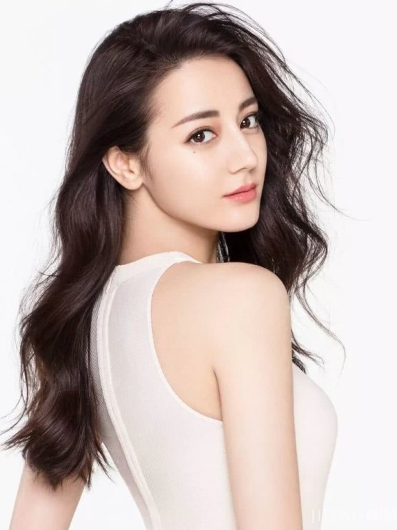 热巴和杨幂这款卷发,比羊毛卷更好打理还不挑人