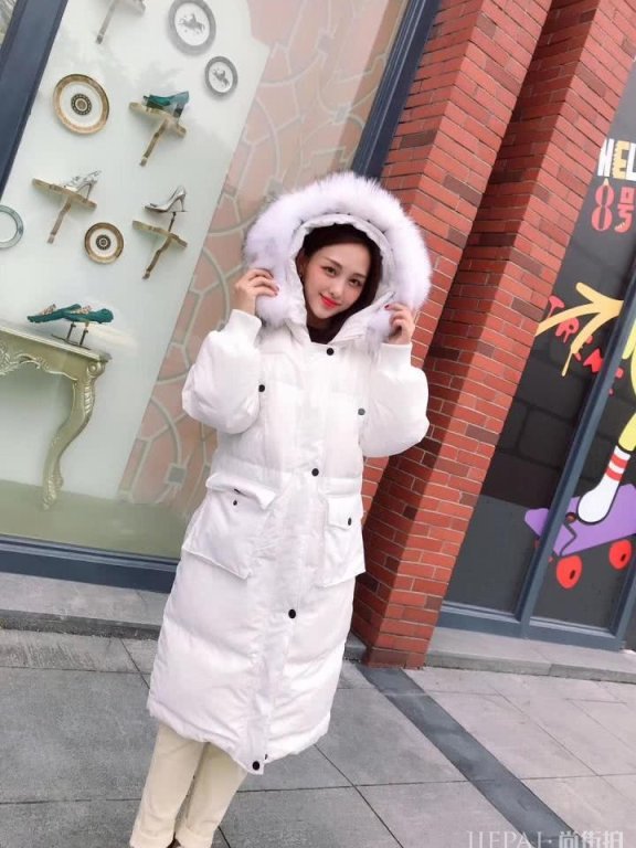 这件羽绒服想低调都很难!秋冬衣服颜值担当,要多美有多美