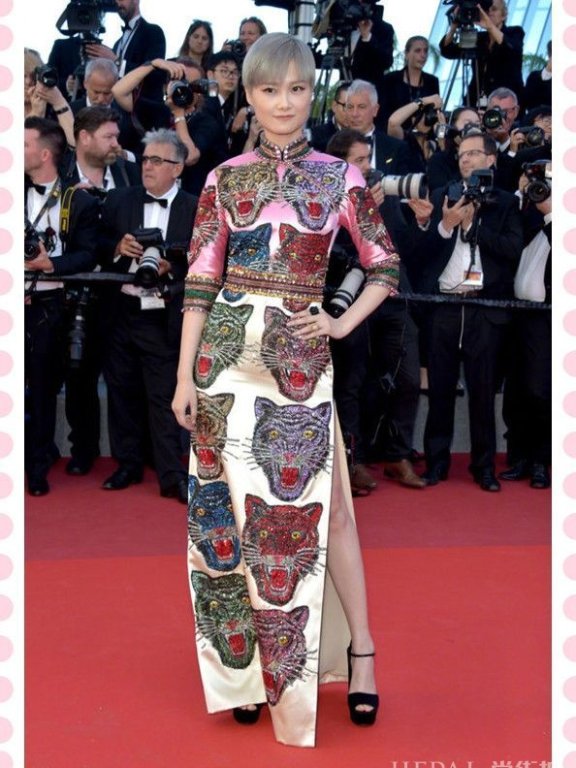 李宇春逆天长腿穿长筒靴竟变“象蹄”,真辣眼