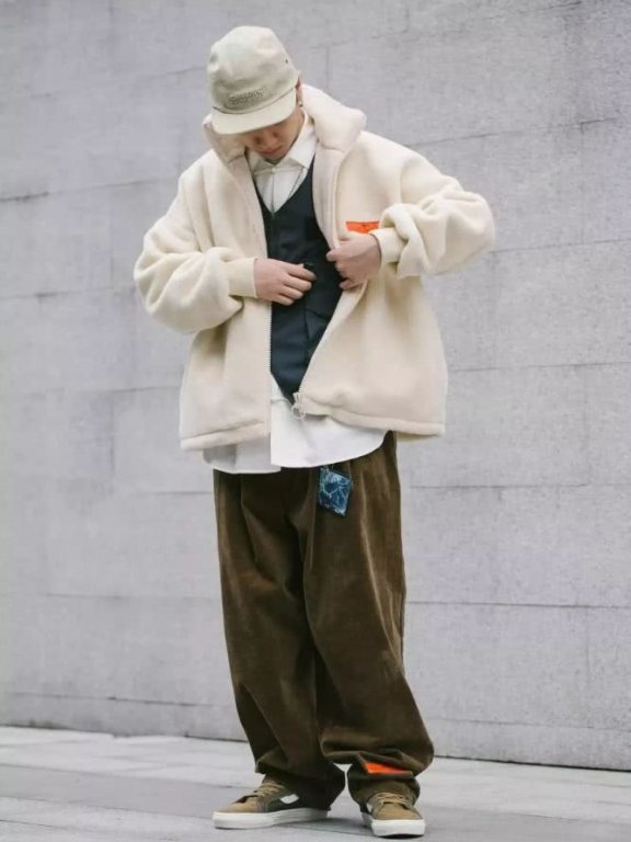 骚气衬衫配保温棉服,最后袜子暖你双脚