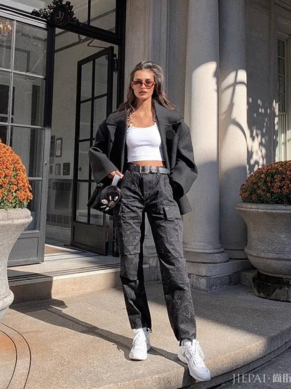 来自盛产超模的巴西,因别人摔跤而走红,被封外号“扶瑶姐”