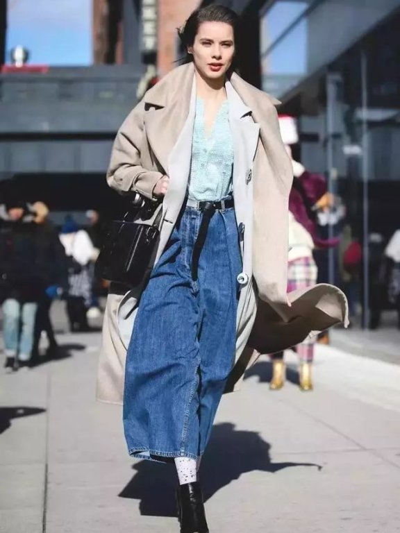 别再沉迷焦糖色了,冬季更流行「燕麦色」!