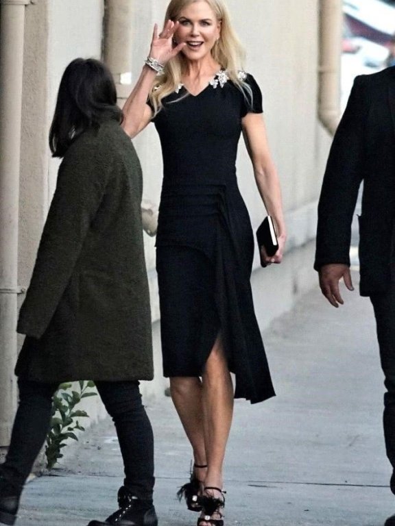 “海王妈”妮可基德曼美了一辈子,50多岁街头开撩,美了一辈子