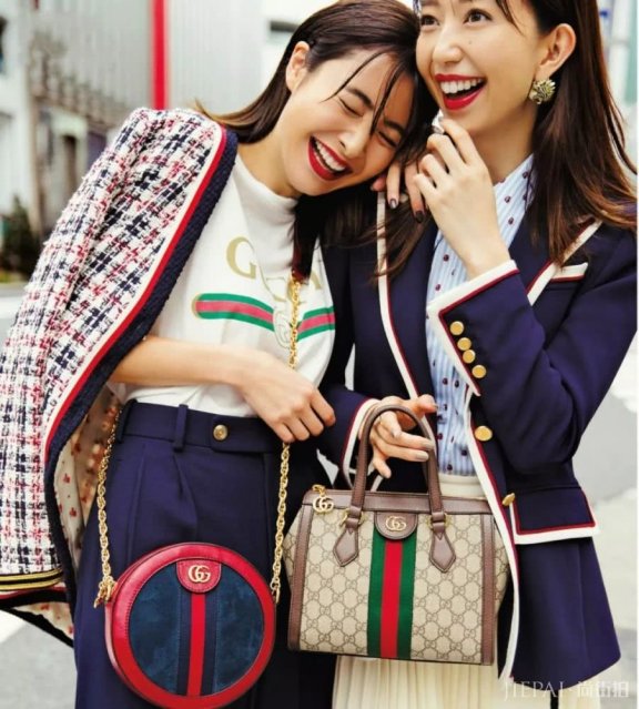 你喜欢的GUCCI新单品这里都有!大衣、毛衣到挎包、钱包