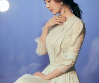 众星挑战时尚圈最拔尖的流行色原谅色