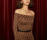 杨紫在羽绒服里缝了3个沙包?为保暖也是绝了!