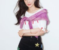 杨幂国际代言,三位超模为她弯腰弓背,又给中国长脸了