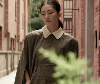 谢娜拍杂志“零眼妆”上阵 不过却P太过像蜡像