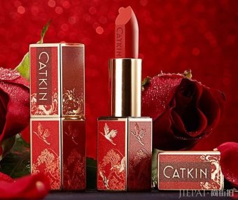 故宫口红一招让你“原地满血复活”