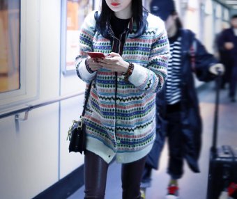 杨幂穿人鱼裙,精美刺绣胜似天仙!