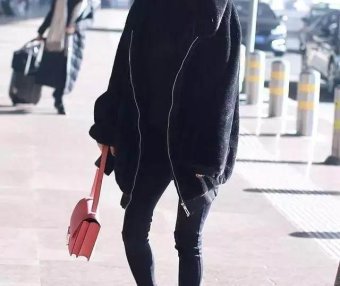 杨幂冬天穿九分裤露脚裸,不得不服!