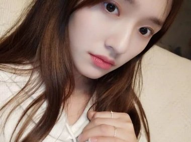 林允一定是年度最佳美妆博主 奶油肌养成术一定要get