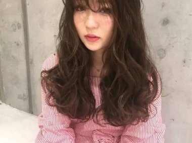 刘亦菲卷发造型自带柔美，为她的仙气加分！