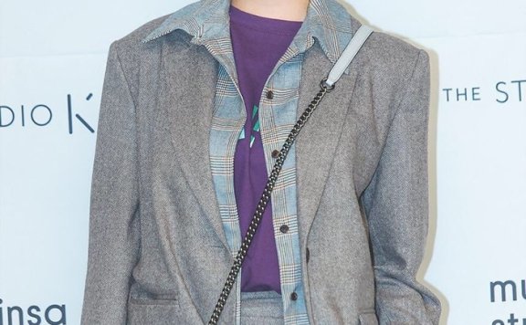 徐贤穿动物纹外套少女感十足,被好气质折服!!