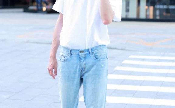 官鸿穿“秋裤”出街,女生看了却都觉得帅