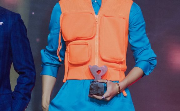 刘昊然穿成了救生员,贝拉像个绿灯