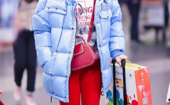 宋茜空气刘海少女心十足，网友却让她换条裤子？