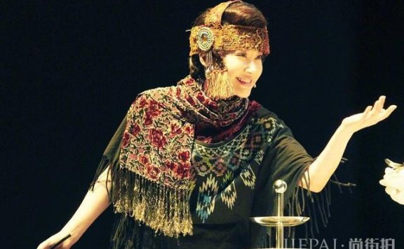 许晴微博庆祝自己50岁生日,“除法人生”让她冻龄