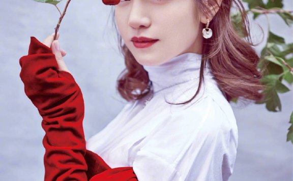 陈妍希这个小笼包脸过得贼幸福!