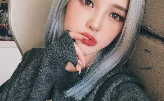 美妆大神Pony教你快速黏假眼睫毛的方法,竟然可以这么简单?