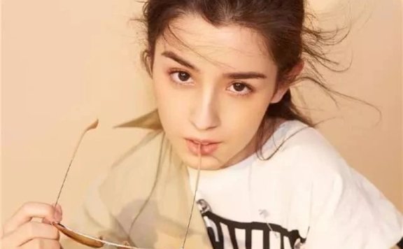 新疆女哈尼克孜《国风美少年》一舞成名