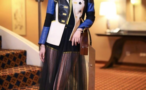 孙伊涵受邀DIOR出席2019春夏高定发布秀 look合集展现自然率性之美