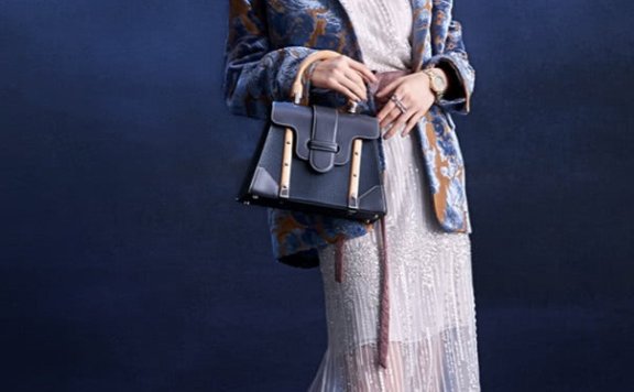 张俪的“扑克套装”最适合职场丽人!