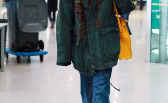 “墨兰”施诗衣品下线了,穿件“咸菜干”出门,连形象都不顾啦!