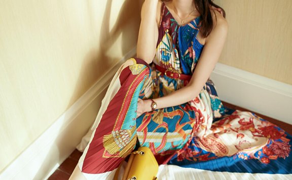 气质美女张钧甯,穿印花裙换个发型尽显少女感